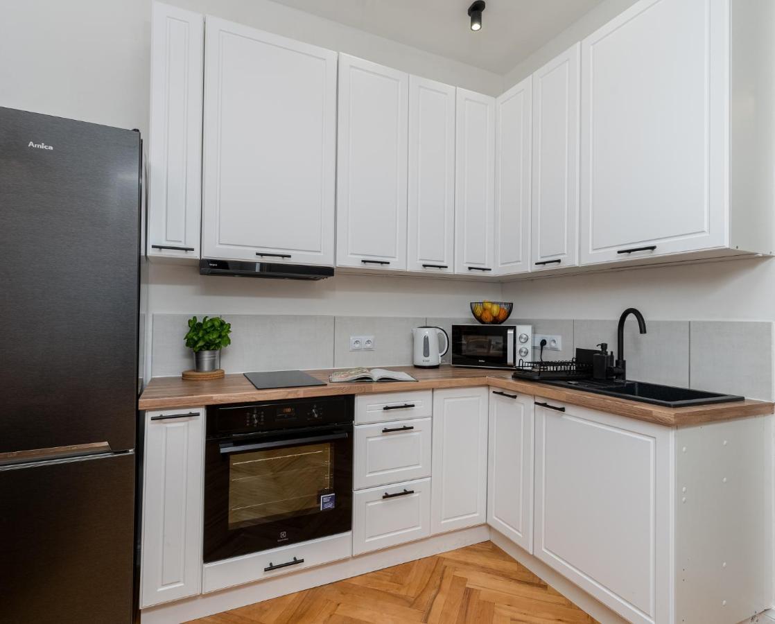 Charming Aparments In Perfect Location Lägenhet Kraków Exteriör bild